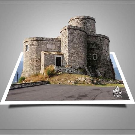 B&B Tre Passi Dalla Torre Montesarchio ภายนอก รูปภาพ