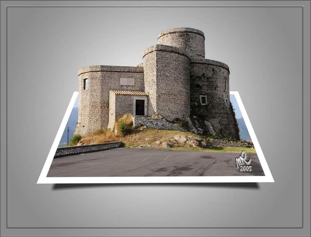 B&B Tre Passi Dalla Torre Montesarchio ภายนอก รูปภาพ