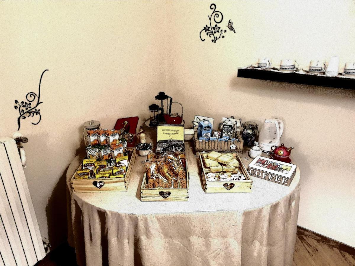 B&B Tre Passi Dalla Torre Montesarchio ภายนอก รูปภาพ