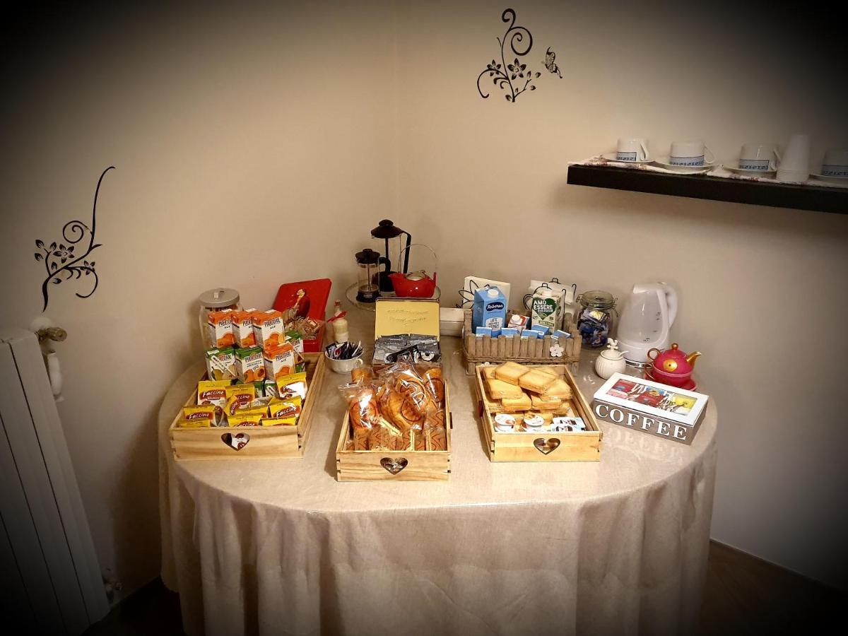 B&B Tre Passi Dalla Torre Montesarchio ภายนอก รูปภาพ