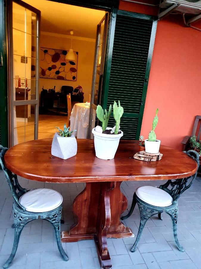B&B Tre Passi Dalla Torre Montesarchio ภายนอก รูปภาพ