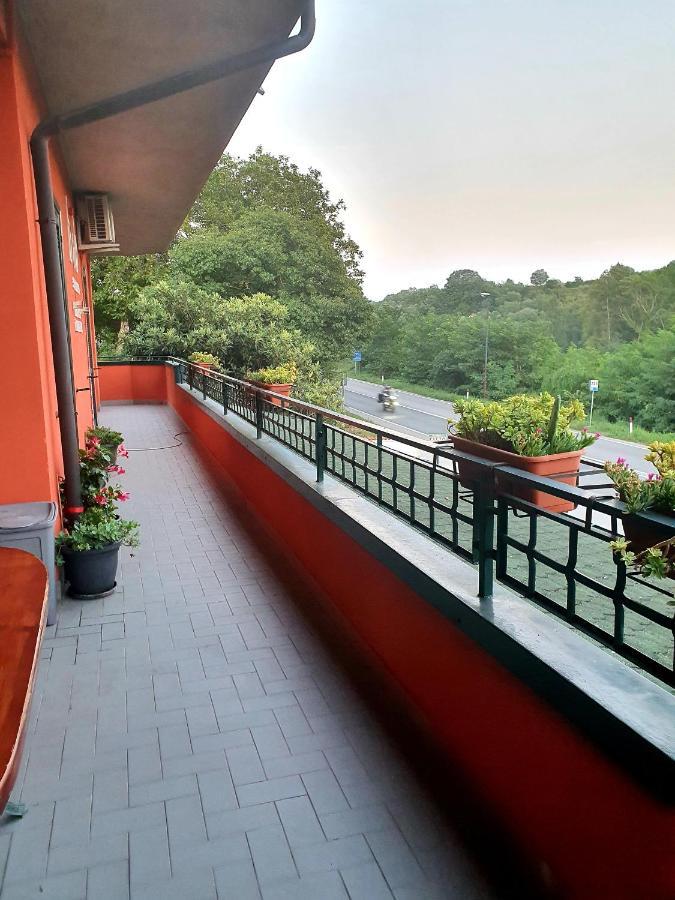 B&B Tre Passi Dalla Torre Montesarchio ภายนอก รูปภาพ