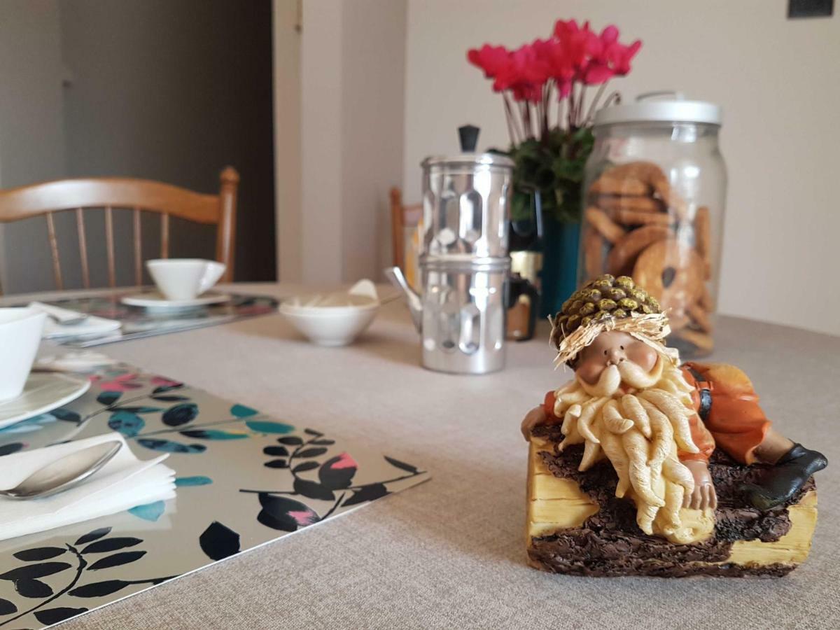 B&B Tre Passi Dalla Torre Montesarchio ภายนอก รูปภาพ
