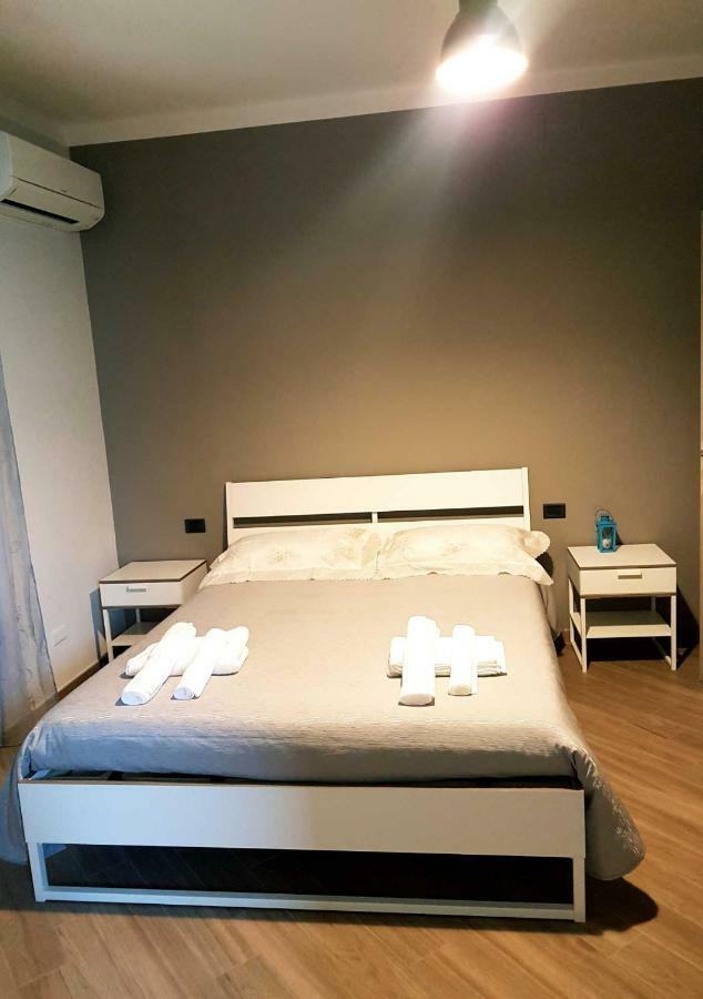 B&B Tre Passi Dalla Torre Montesarchio ภายนอก รูปภาพ