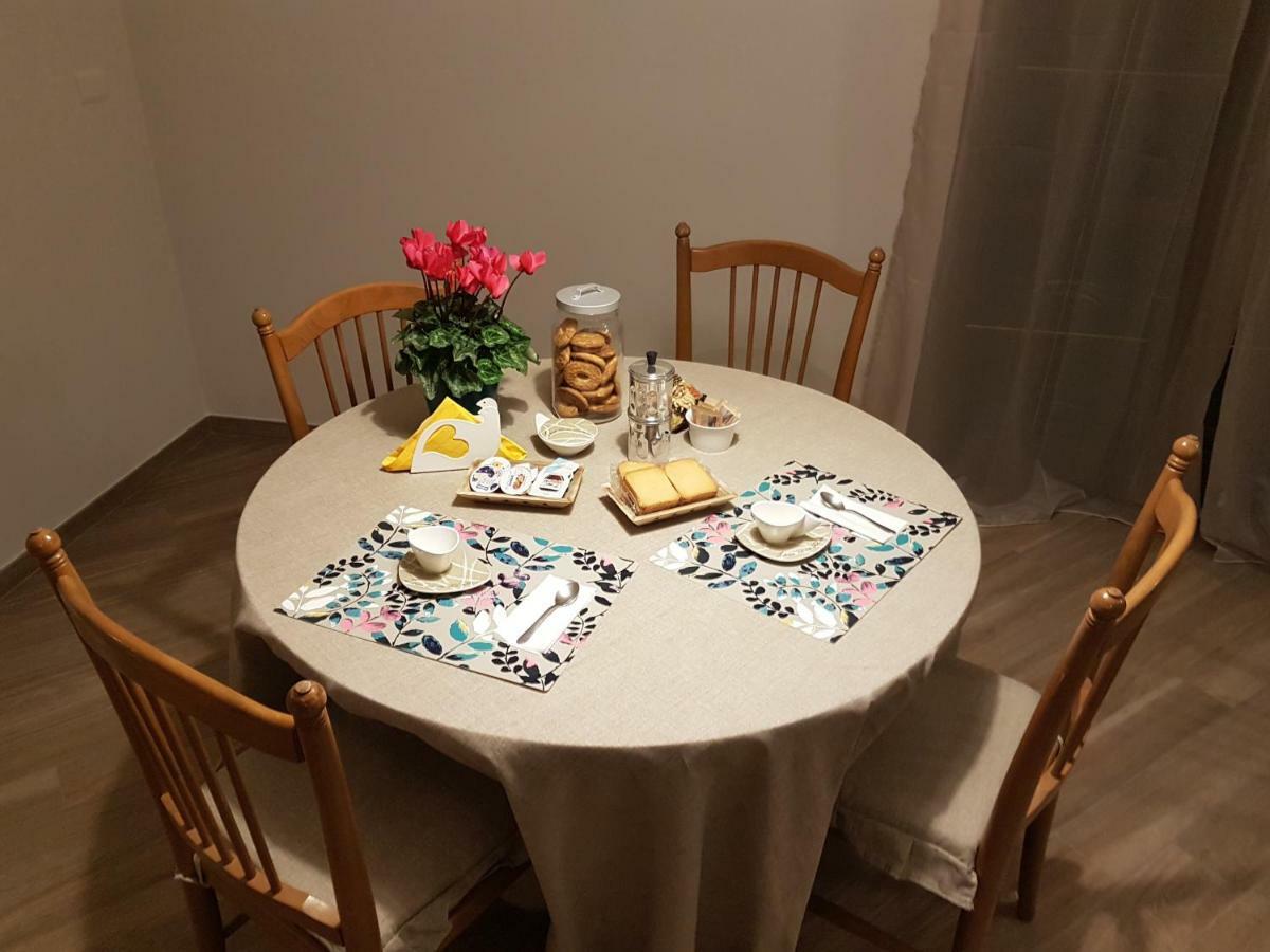 B&B Tre Passi Dalla Torre Montesarchio ภายนอก รูปภาพ